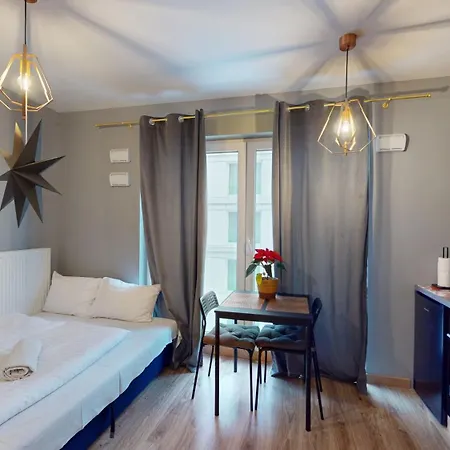 Prince Witold Near The Market Square 43 Ksiecia Witolda Street アパートホテル